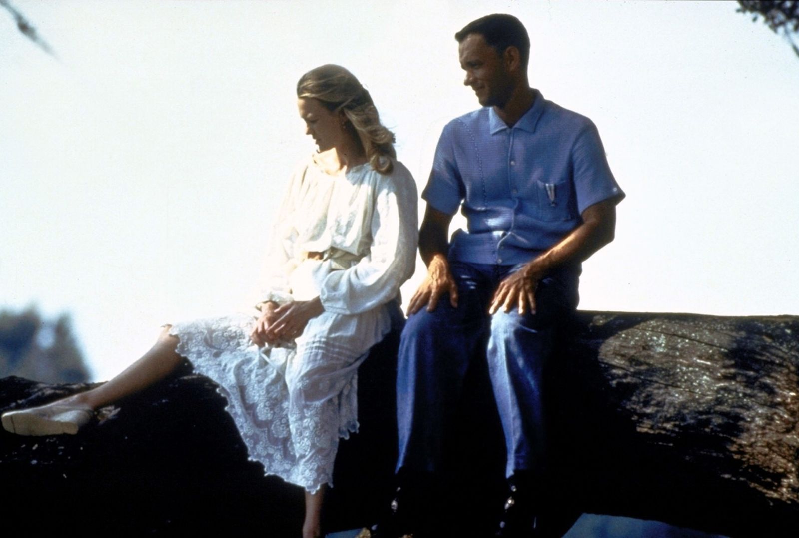 Die enge Freundschaft zwischen Forrest (Tom Hanks) und Jenny (Robin Wright Penn) hält ihr Leben lang. (Bild: Paramount Pictures)