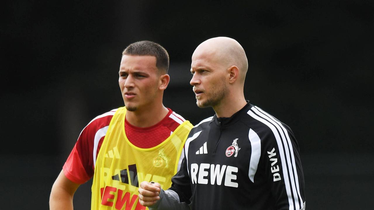 René Wagner und Said El Mala stehen im Training nebeneinander.