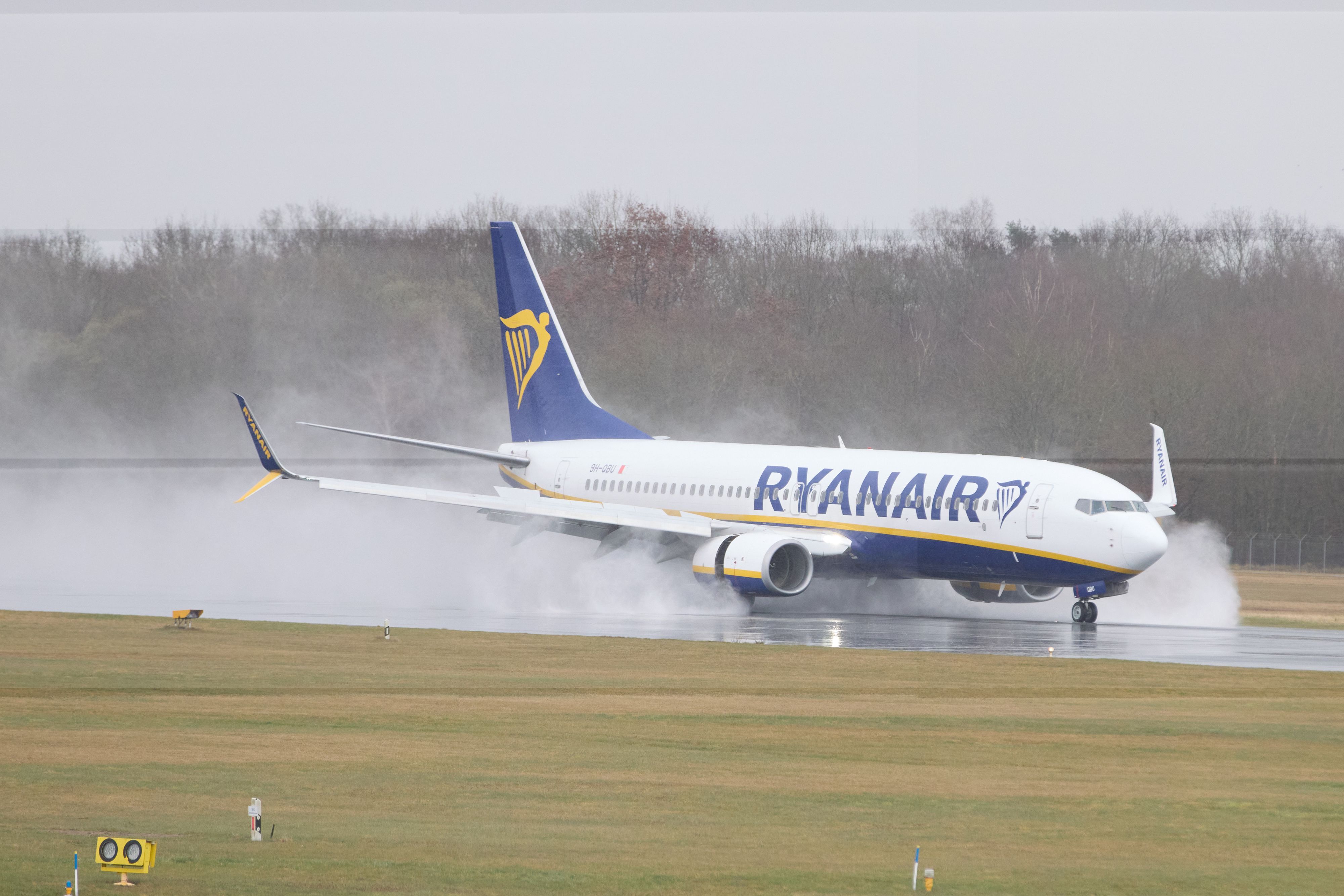 Ein Passagierjet der Fluggesellschaft Ryanair. (Archivbild)