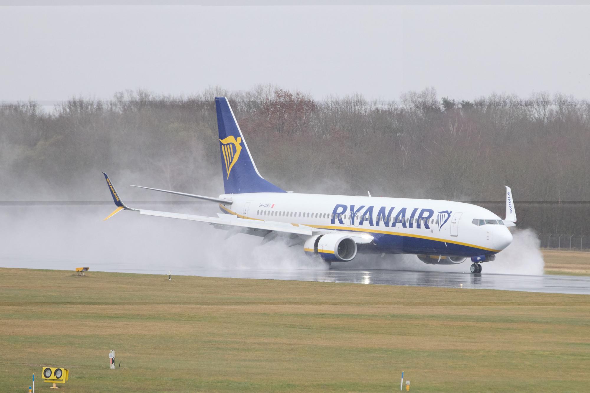 Ein Passagierjet der Fluggesellschaft Ryanair. (Archivbild)