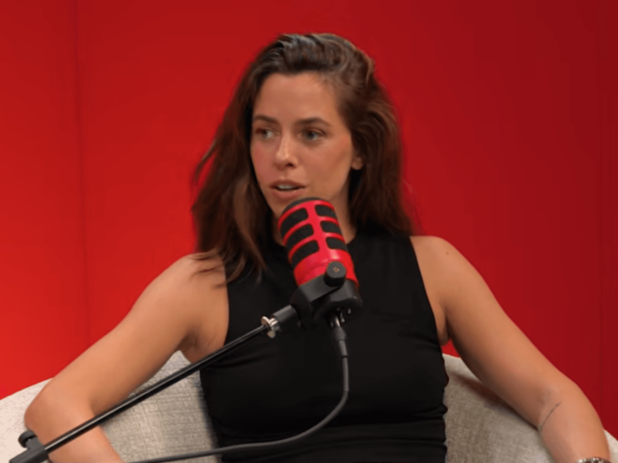 Vanessa Mai mit Mikro.