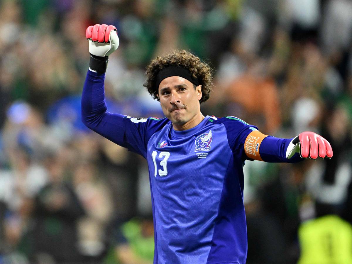 Mexikos Torwart-Ikone Guillermo Ochoa beendet seine Karriere. Hier ist er im WM-Spiel gegen Tschechien zu sehen.