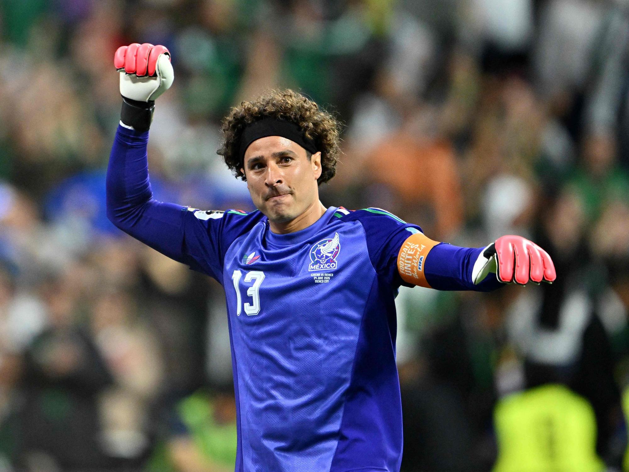 Mexikos Torwart-Ikone Guillermo Ochoa beendet seine Karriere. Hier ist er im WM-Spiel gegen Tschechien zu sehen.