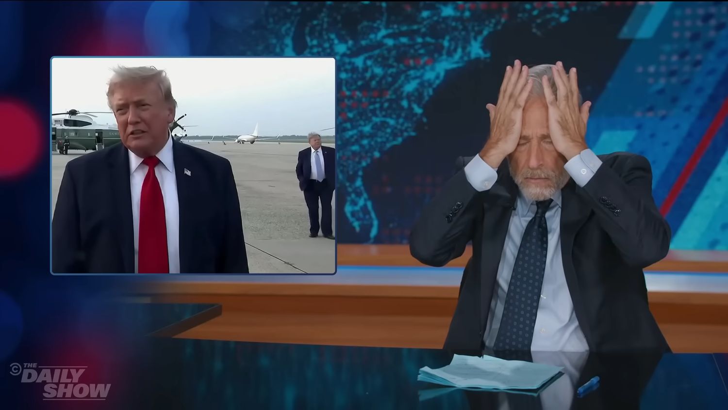 Komiker John Stewart entdeckt Trumps Doppelgänger in einer Interview-Szene nach dem WM-Finale.