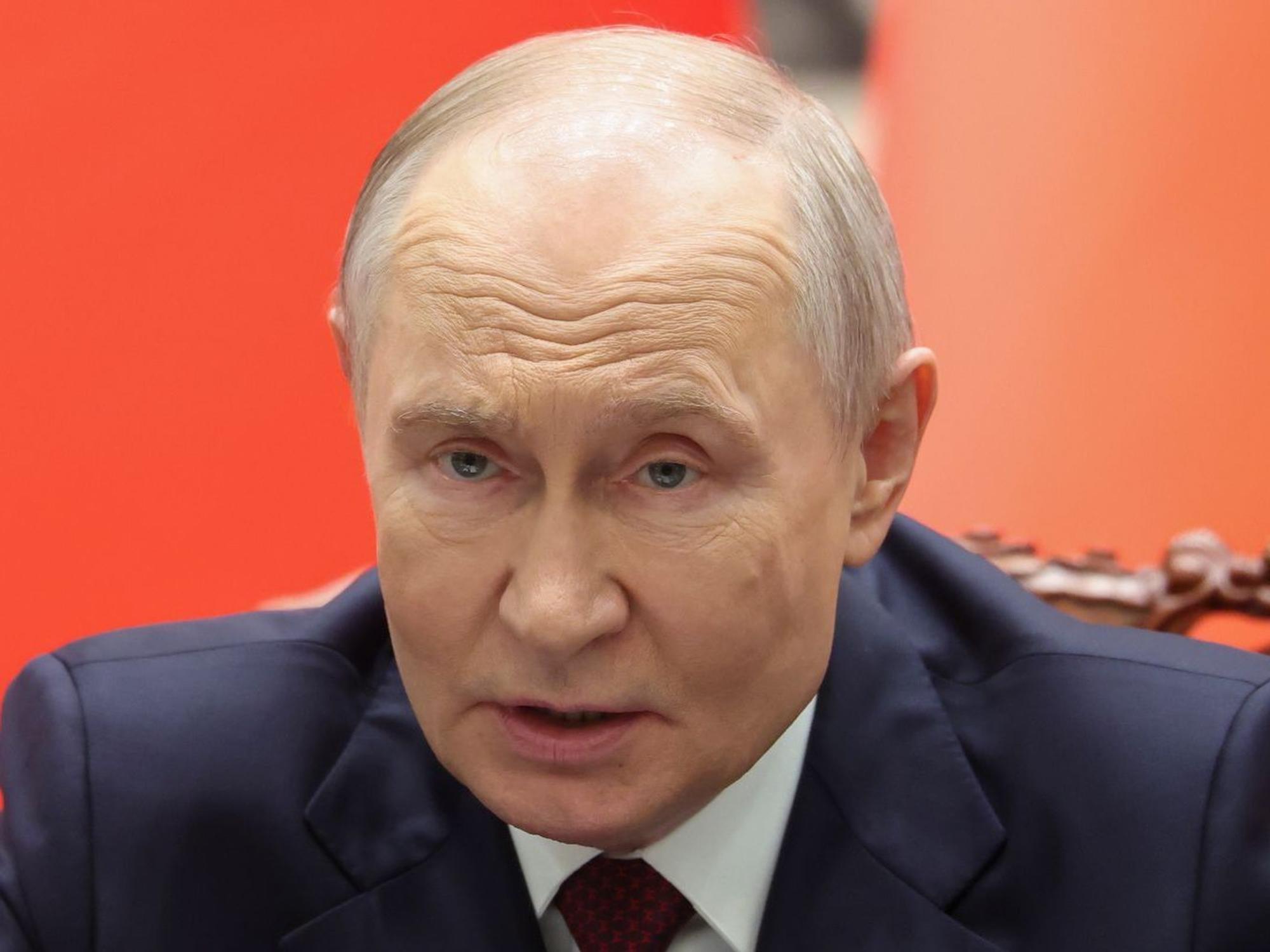 Wladimir Putin ließ seine Truppen 2022 in die Ukraine einmarschieren. Inzwischen hat Russland angesichts hoher Verluste Rekrutierungsprobleme. (Bild: Getty Images/2026 China Pool)
