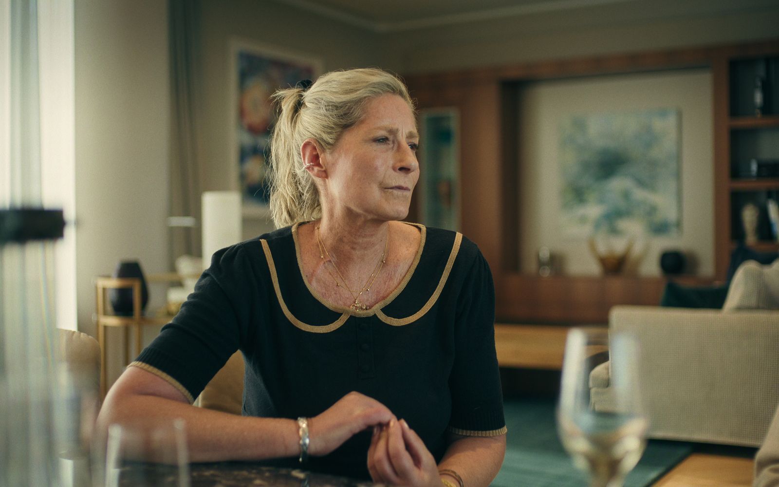 Mama Charlotte machte sich in der Kindheit von Bill und Tom Kaulitz häufig Sorgen um die beiden. (Bild: Netflix)