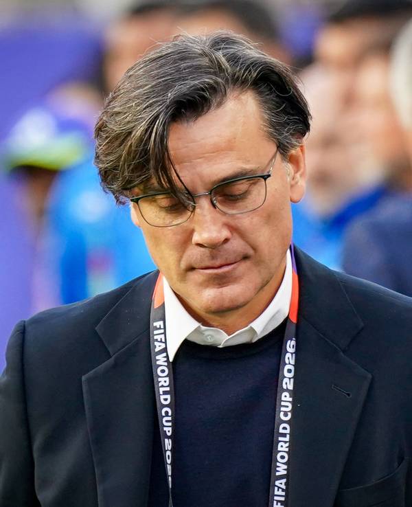 Vincenzo Montella mit gesenktem Blick.