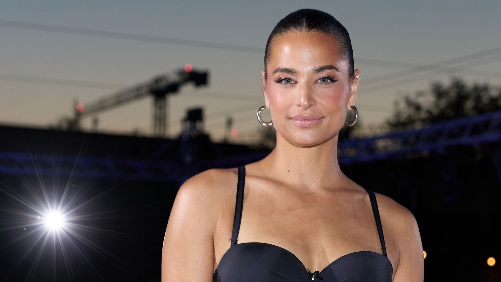 Amira Aly hat ihren Fans auf Instagram ein Schwangerschafts-Update gegeben. Wie die Moderatorin berichtet, seien ihre Blutwerte nicht in Ordnung. (Bild: 2025 Getty Images/Sebastian Reuter)