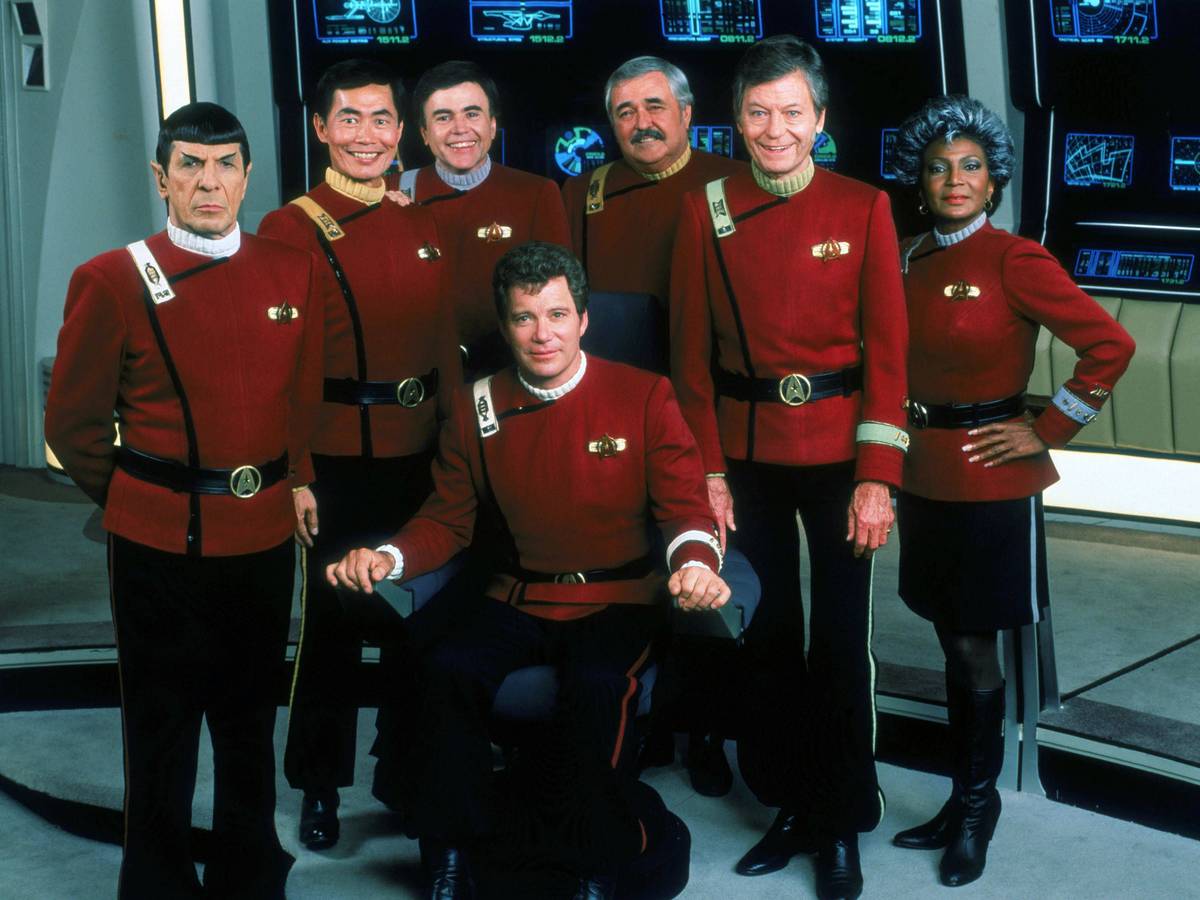 William Shatner (vorne mittig) als Captain Kirk, zusammen mit den anderen „Star Trek“-Stars (1989).