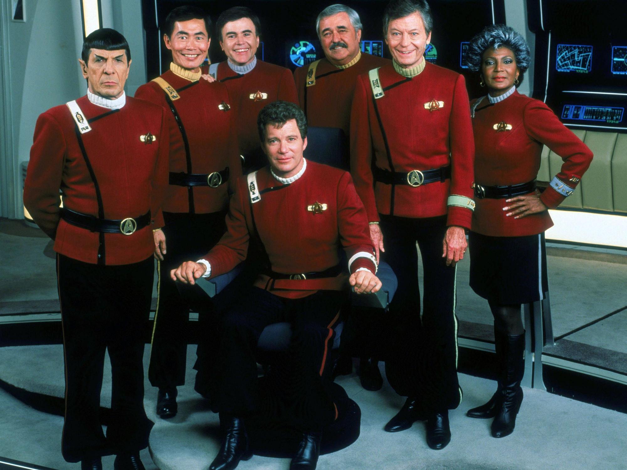 William Shatner (vorne mittig) als Captain Kirk, zusammen mit den anderen „Star Trek“-Stars (1989).