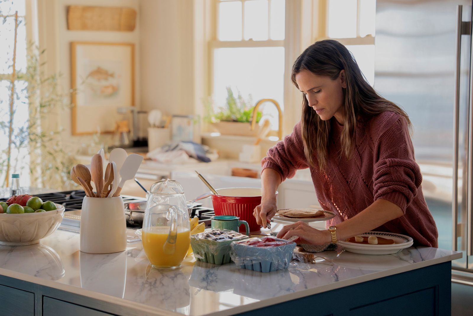 Hollis Shaw (Jennifer Garner) ist eine erfolgreiche Köchin und Foodbloggerin, doch seit dem Tod ihres Mannes findet sie wenig Freude an ihrem Beruf.  (Bild: Sky/ 2025 Peacock TV LLC.)