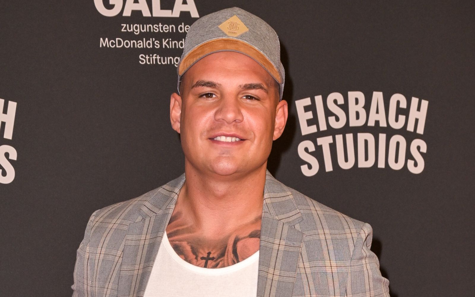 Pietro Lombardi ist Onkel geworden und hat auf Instagram seinen Familienzuwachs willkommen geheißen. (Bild: 2023 Getty Images/Hannes Magerstaedt)