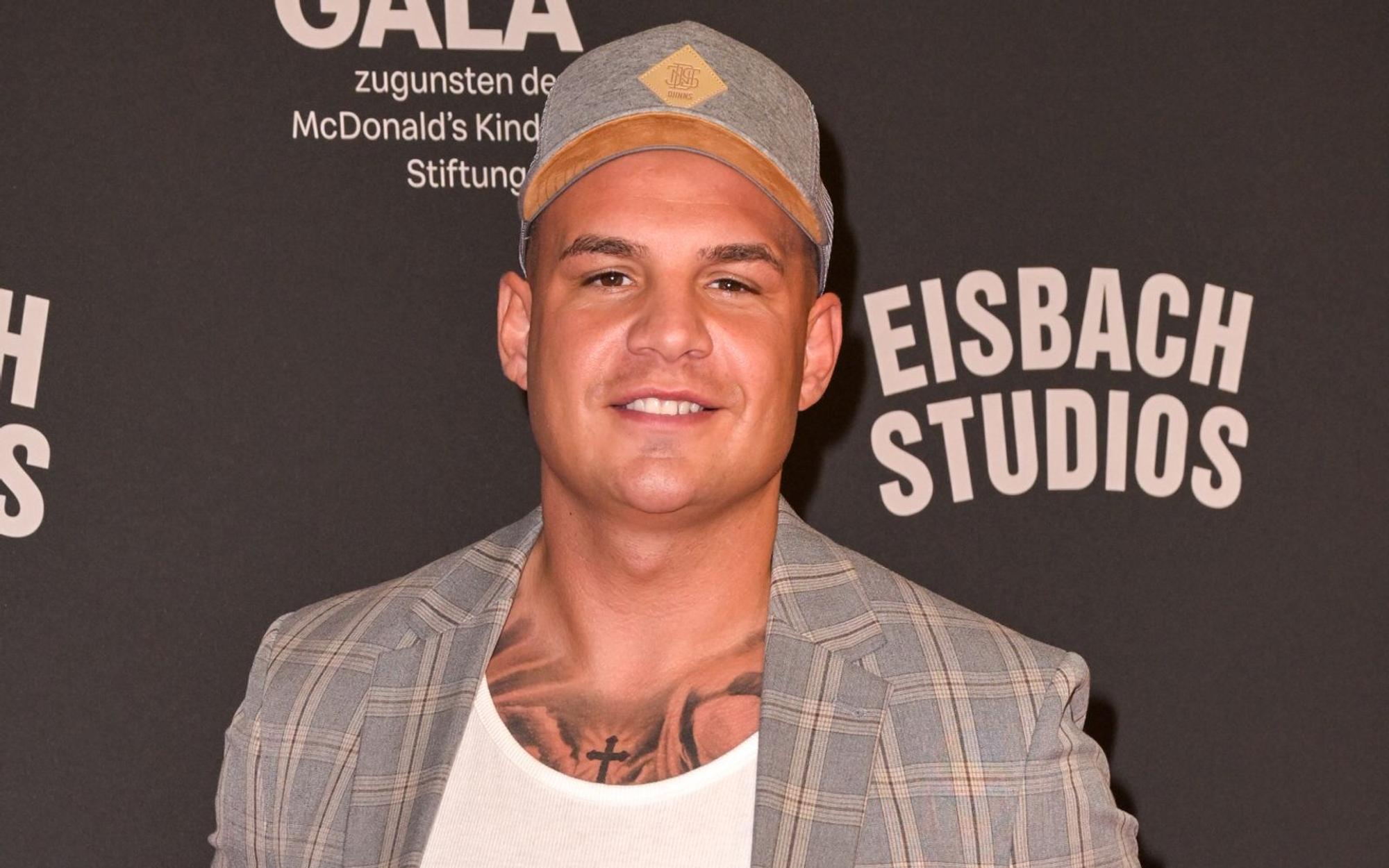 Pietro Lombardi ist Onkel geworden und hat auf Instagram seinen Familienzuwachs willkommen geheißen. (Bild: 2023 Getty Images/Hannes Magerstaedt)
