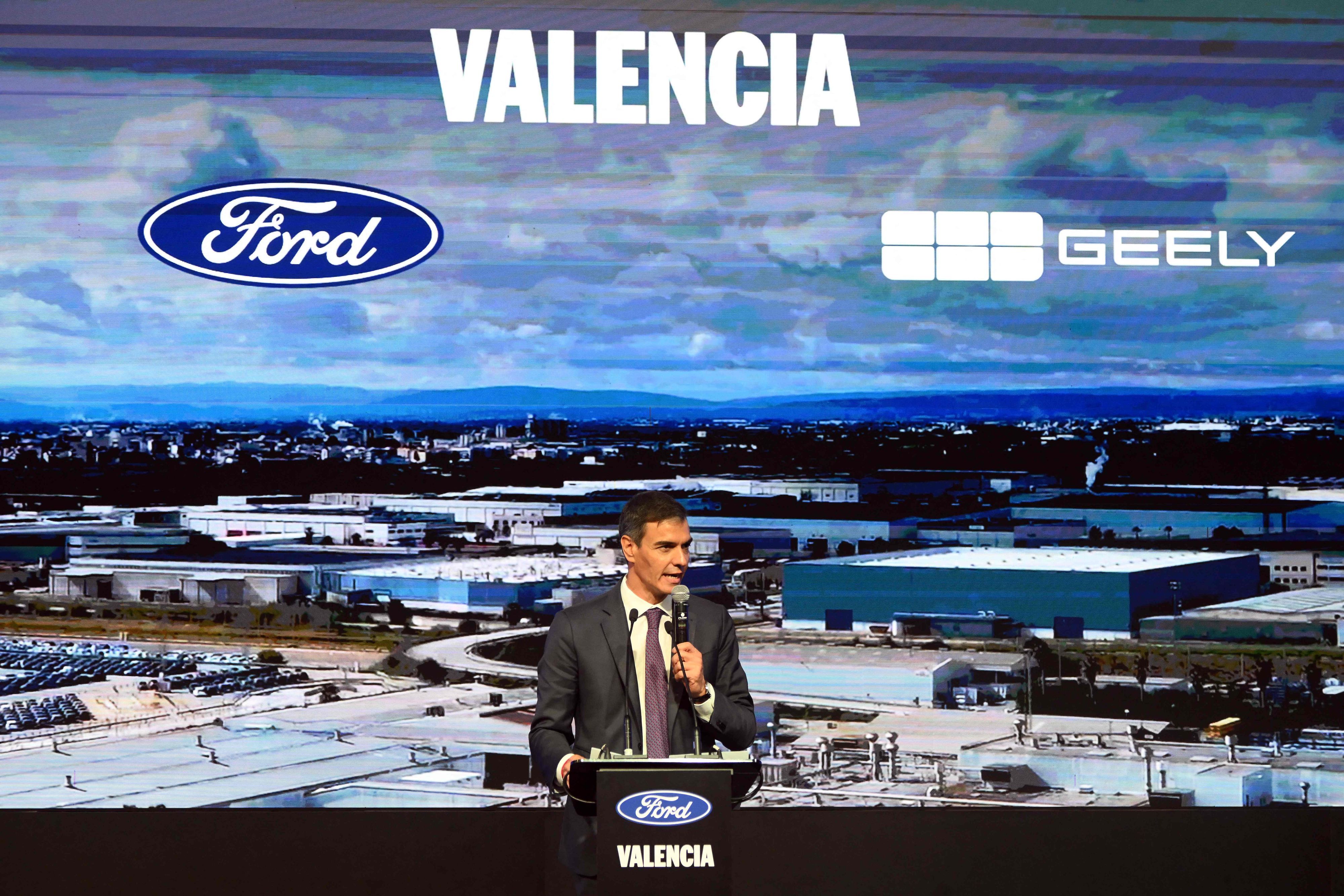 Der spanische Ministerpräsident Pedro Sánchez bei einer Pressekonferenz im Ford-Werk bei Valencia: Ford gab bekannt, dass er plant, in seinem angeschlagenen spanischen Werk ein Joint Venture mit dem chinesischen Konzern Geely zu gründen.