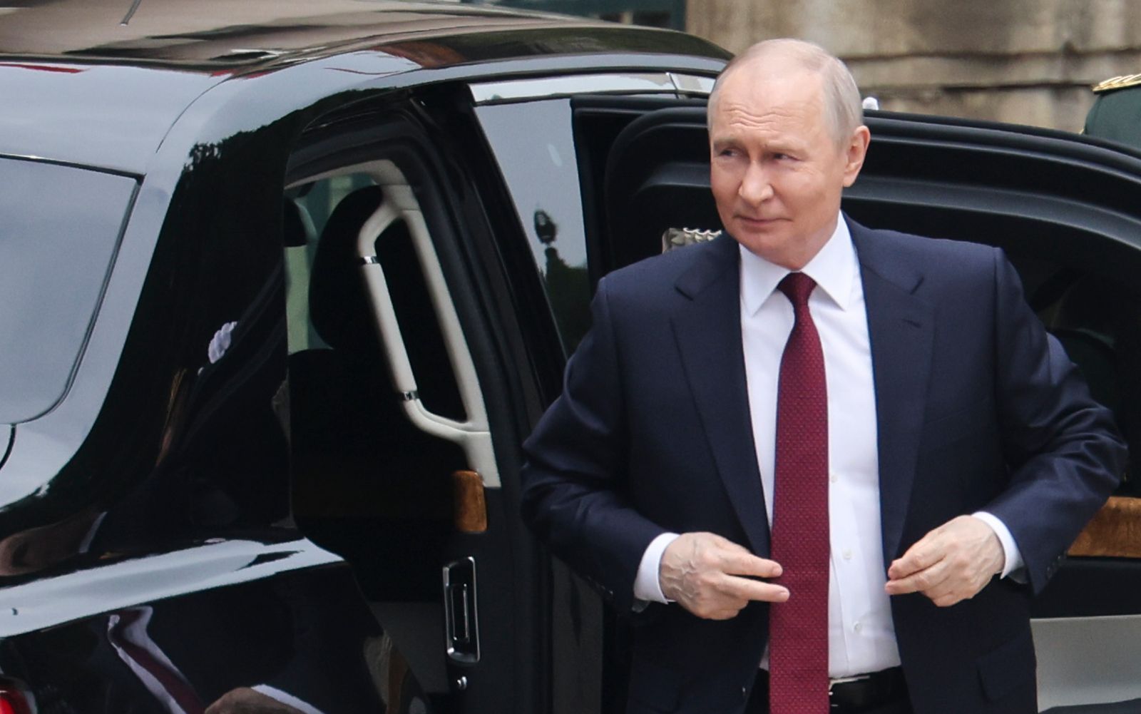 Wladimir Putin versteht es offenbar, die gegen Russland verhängten Sanktionen mittels Kryptowährungen zu umgehen.  (Bild: Getty Images / 2026 China Pool)