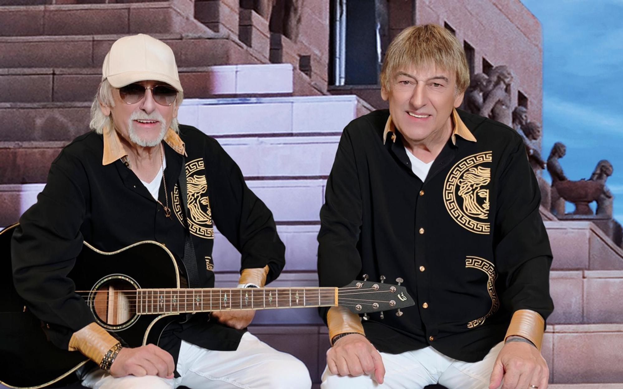 Die Amigos Karl-Heinz (links) und Bernd Ulrich haben für 2027 ihren Live-Abschied angekündigt, sie wollen aber weiterhin regelmäßig Musik aufnehmen. Ihr neues Album ist „Cleopatra“ gewidmet. (Bild: Telamo)