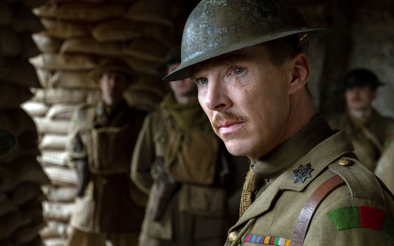Als angriffswütiger Offizier muss „Sherlock“-Star Benedict Cumberbatch in „1917“ davon überzeugt werden, eine lange geplante Offensive abzublasen.  (Bild: RTLZWEI)