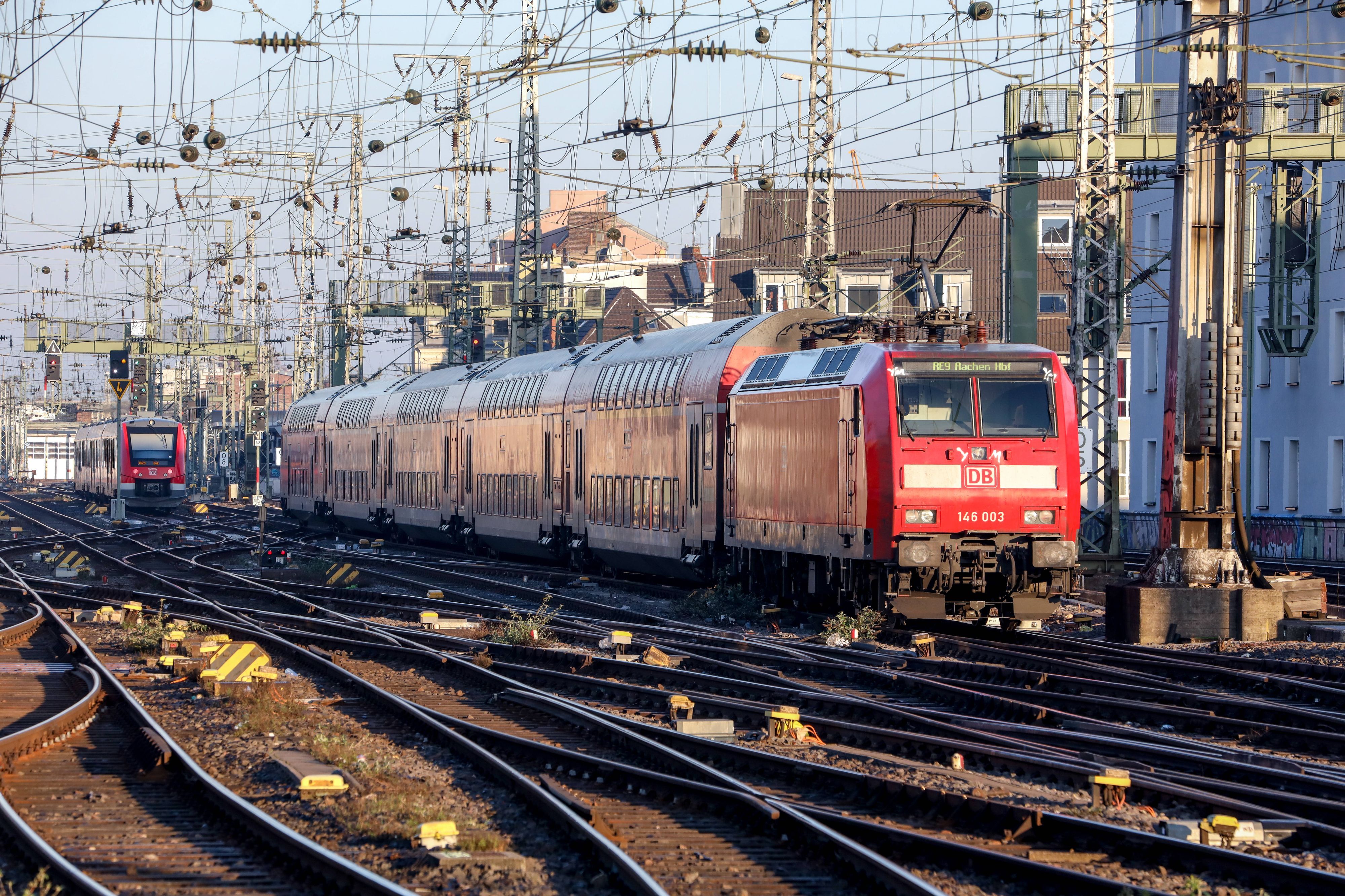 Regionalexpress Zug der Deutschen Bahn RE9 - Rhein-Sieg-Express Ziel Aachen HBF. (Symbolfoto)