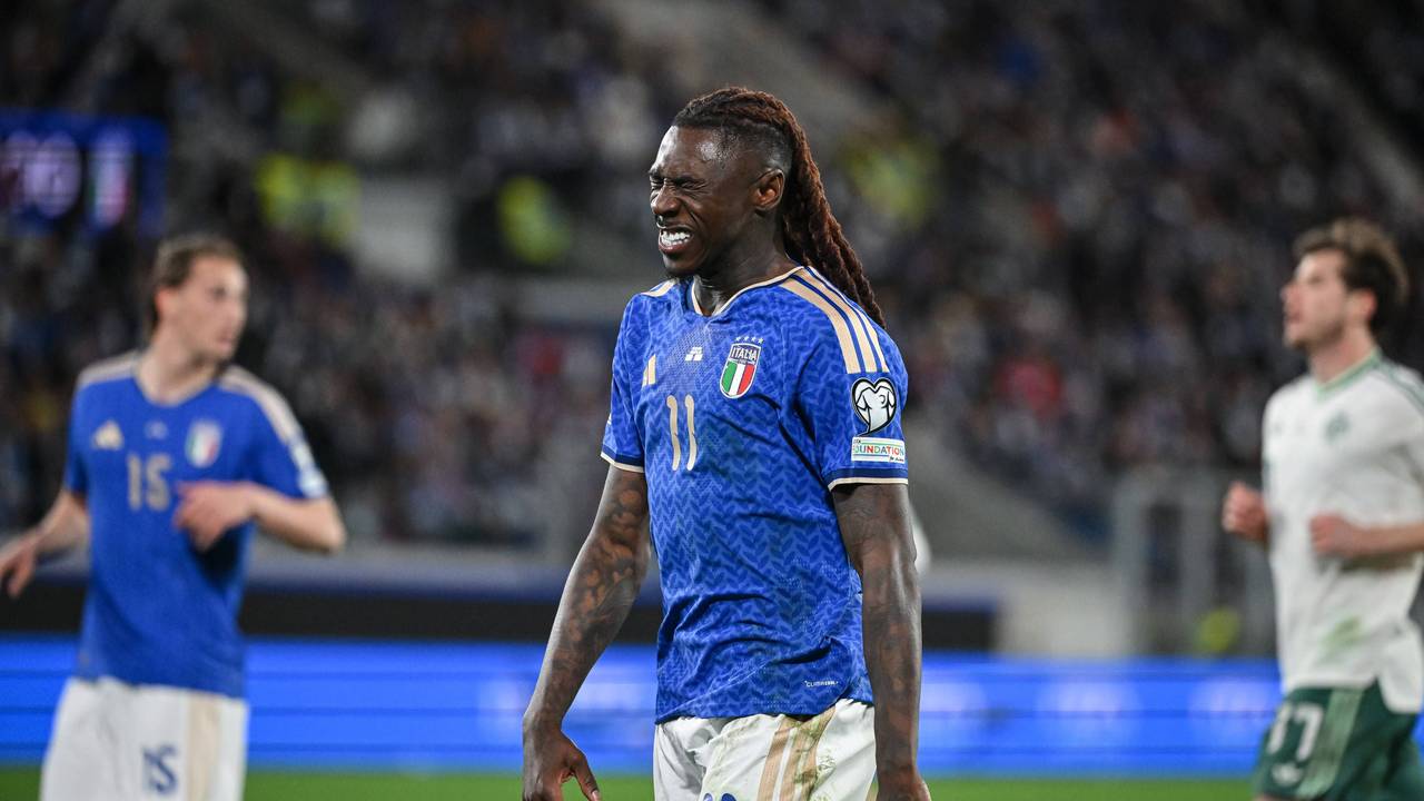 Moise Kean verzieht das Gesicht.