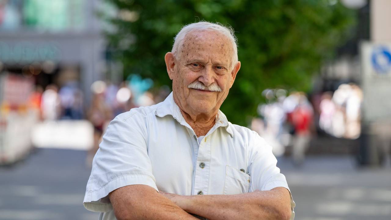 Rentner Bruno Schmaus, aufgenommen vor einer Presserunde des Polizeipräsidiums zur Festnahme von Callcenter-Betrügern, überführte zum wiederholten Mal Betrüger.