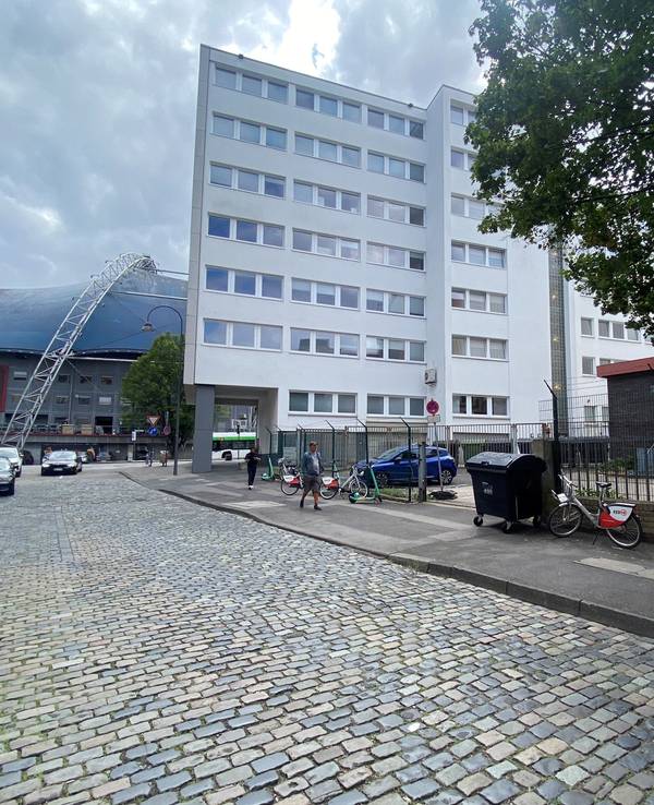 Gebäude an der Straße Am Alten Ufer in Köln