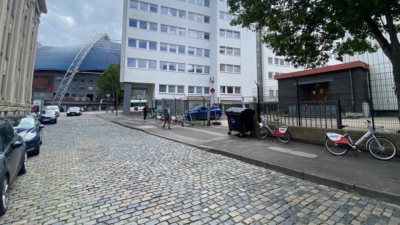 Gebäude an der Straße Am Alten Ufer in Köln