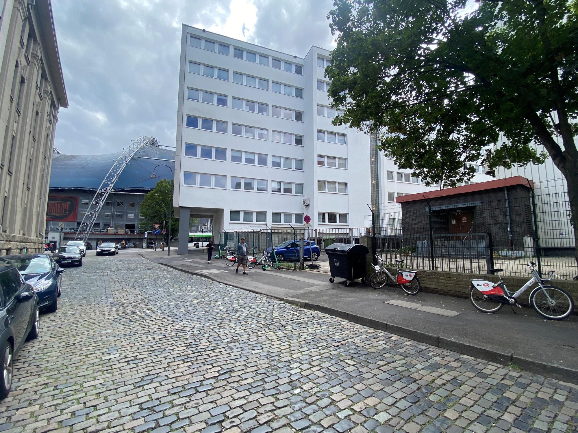 Gebäude an der Straße Am Alten Ufer in Köln