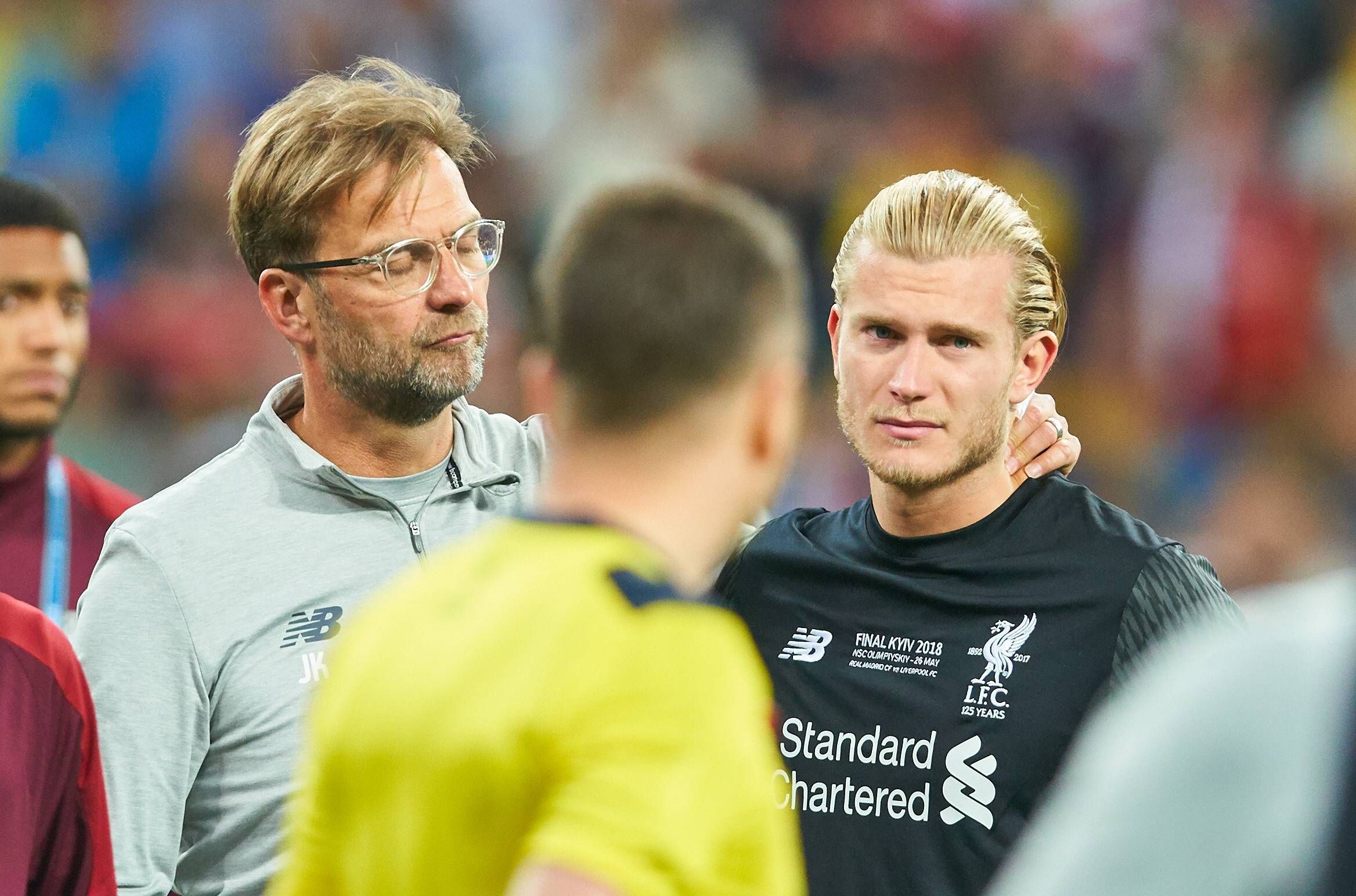 Jürgen Klopp tröstet Loris Karius.