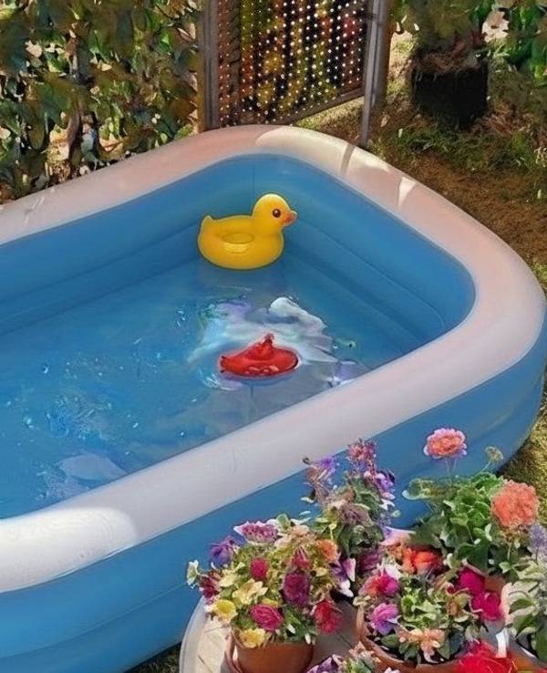 Tamara Friedrich hatte diesen Pool im Garten. Inzwischen hat sie ihn abgebaut, weil die GAG solche Planschbecken verbietet.
