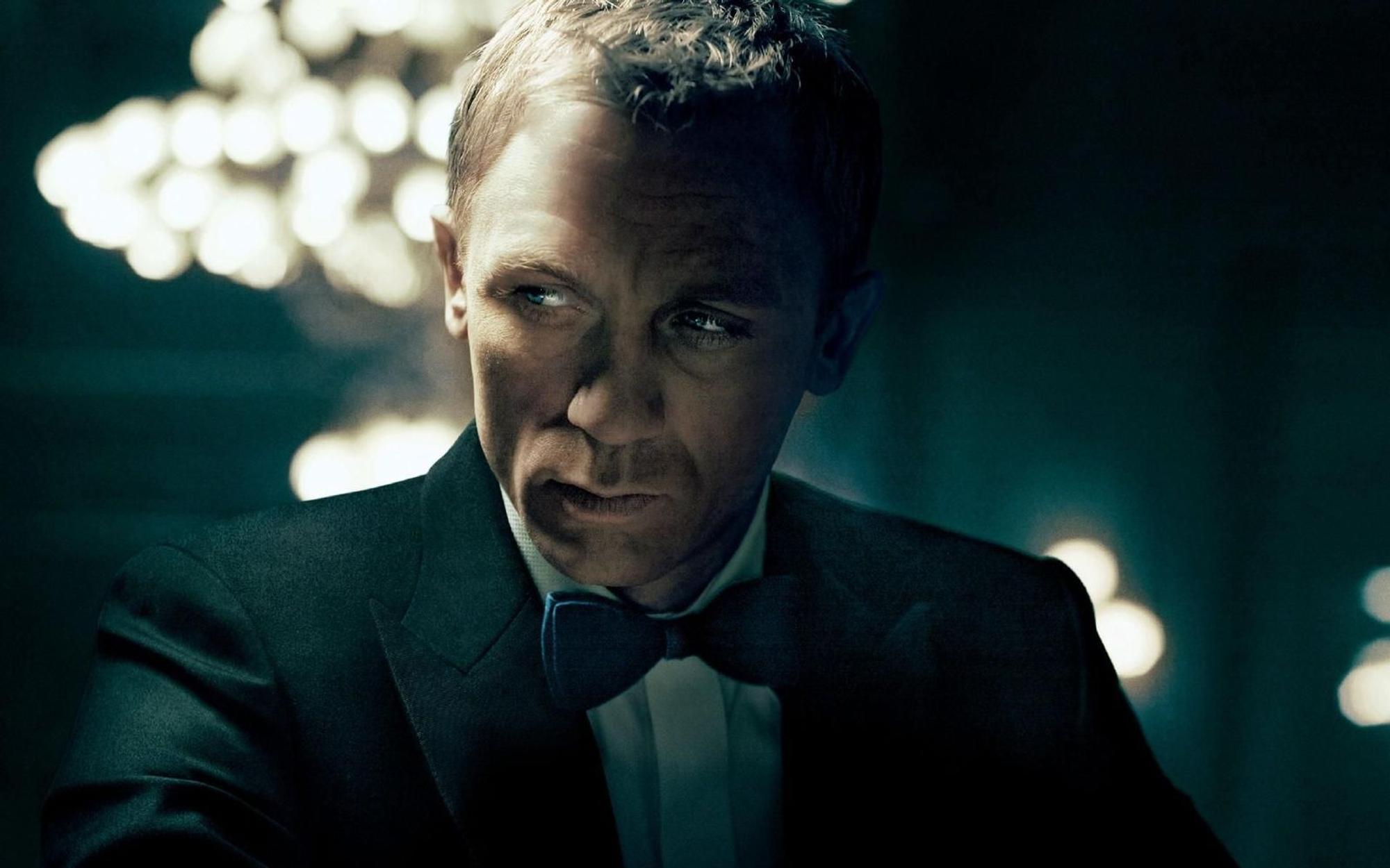 Gerade erst hat er den Doppel-Null-Status erhalten und somit die Lizenz zum Töten: James Bond (Daniel Craig) weiß dieses Privileg frühzeitig zu nutzen. (Bild: RTL / 2006 Danjaq, LLC and United Artists Corporation)
