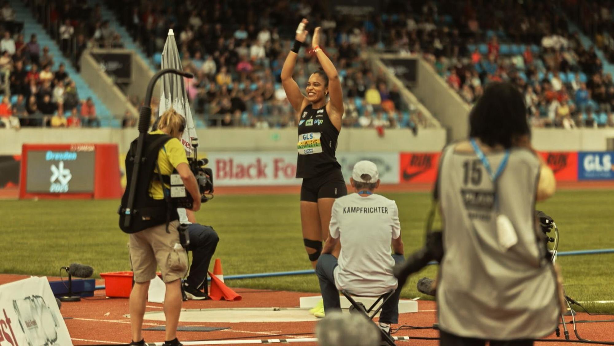 Bei den 125. Deutschen Leichtathletik-Meisterschaften in Dresden holte die Kugelstoßerin Yemisi Ogunleye den Meistertitel. (Bild: ZDF/Torsten Lapp)