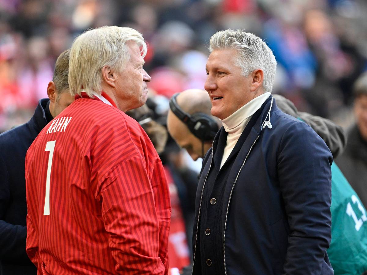 Bastian Schweinsteiger und Oliver Kahn im Gespräch