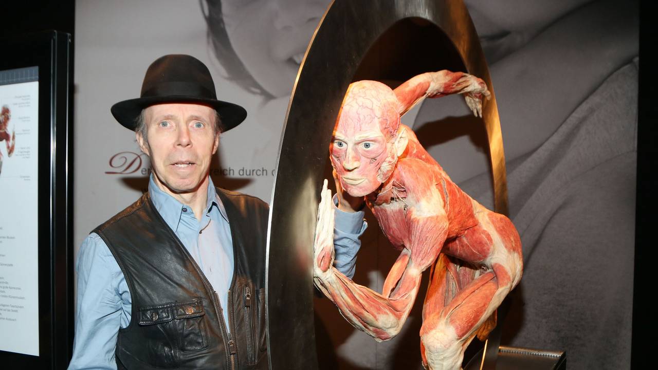 Plastinator Dr. Gunther von Hagens im Jahr 2014 in einer seiner Körperwelten-Ausstellung.