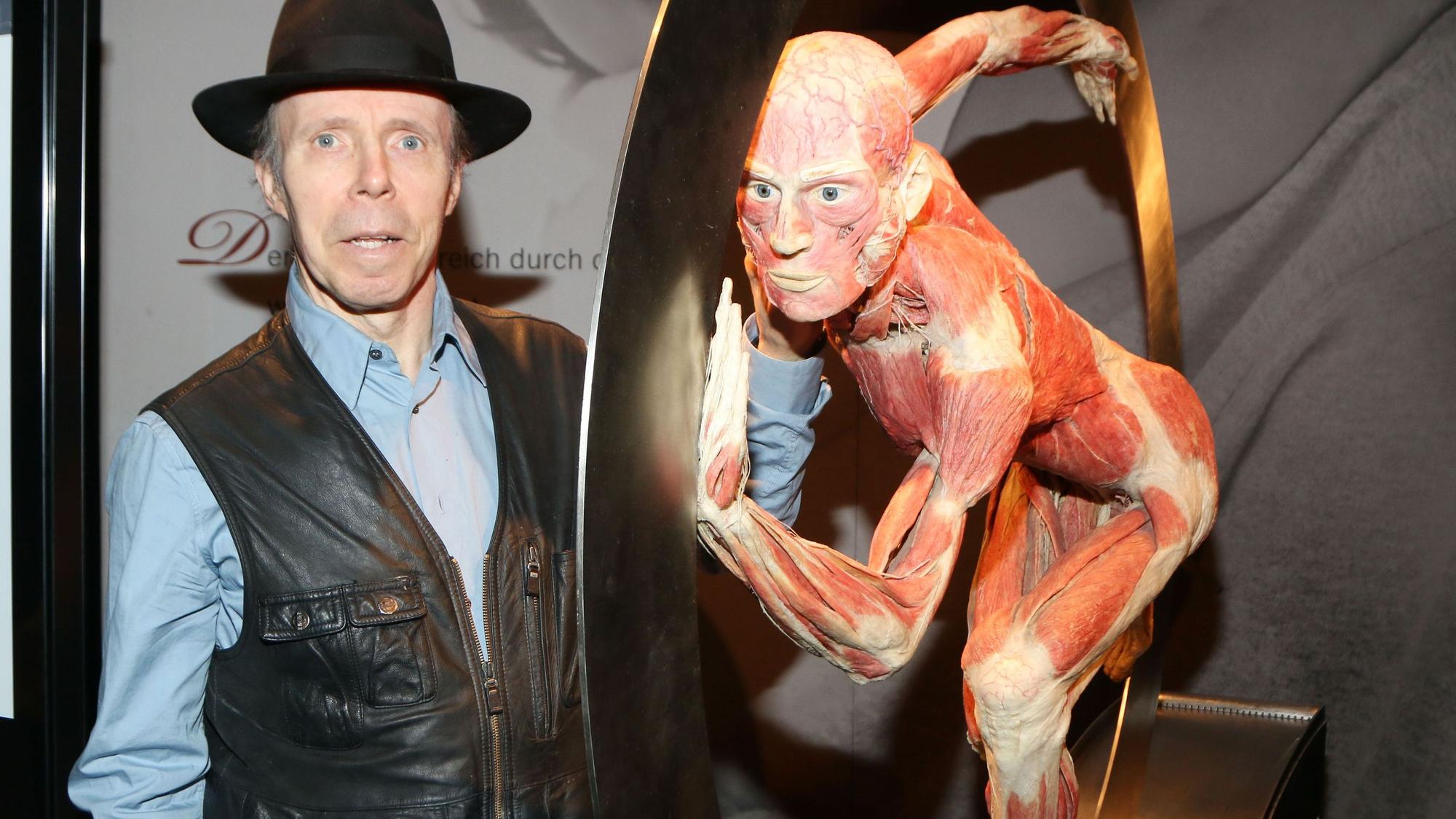 Plastinator Dr. Gunther von Hagens im Jahr 2014 in einer seiner Körperwelten-Ausstellung.