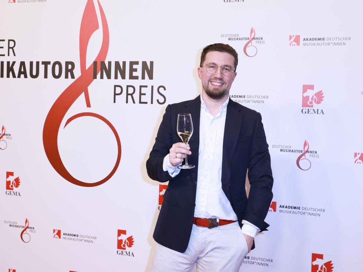Noch einmal geht Prinz Pi - hier beim Deutschen Musikautorenpreis 2022 - auf Tour, dann beendet er seine Musikkarriere.