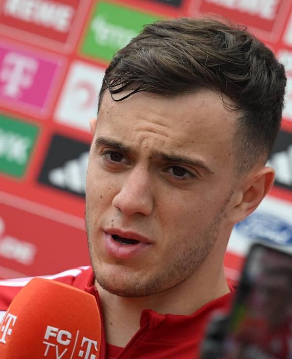 Interview mit FC-Neuzugang Paul Okon-Engstler.