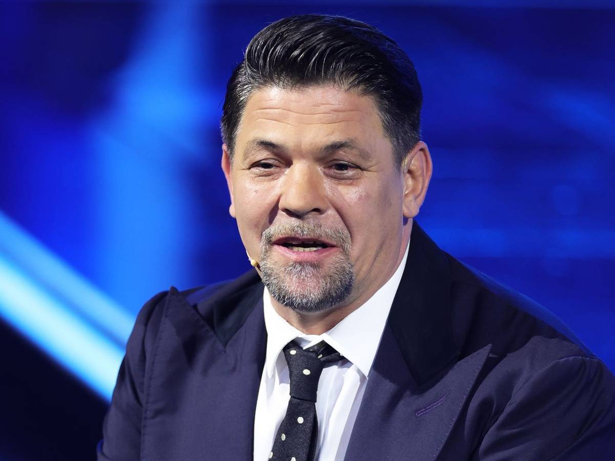 Tim Mälzer erzählt im Podcast, welches Gericht er „wirklich widerlich“ findet. (Bild: 2023 Getty Images/Andreas Rentz)