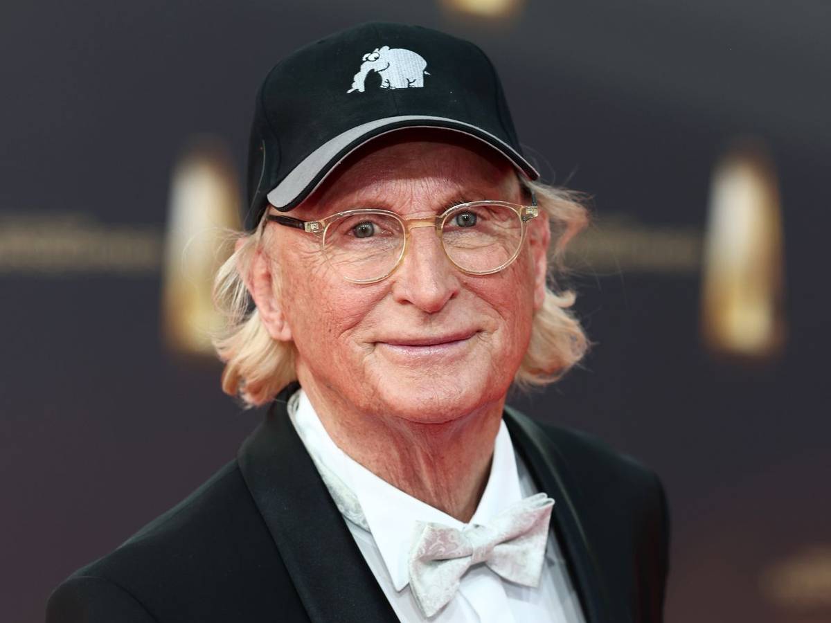 Komiker Otto Waalkes (Bild) trauert um seinen Freund und Förderer Hans Otto Mertens. (Bild: 2025 Getty Images/Joshua Sammer)