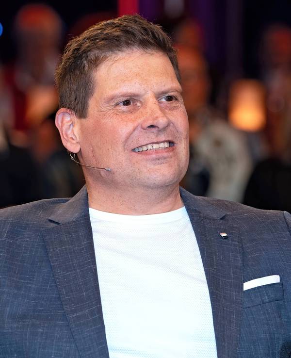 Bei der MDR-Talkshow Riverboat sitzt Jan Ullrich in der Runde.