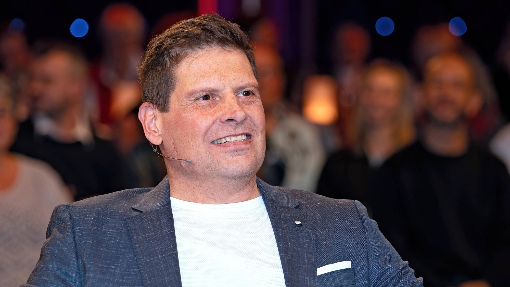 Bei der MDR-Talkshow „Riverboat“ sitzt Jan Ullrich im Studio.