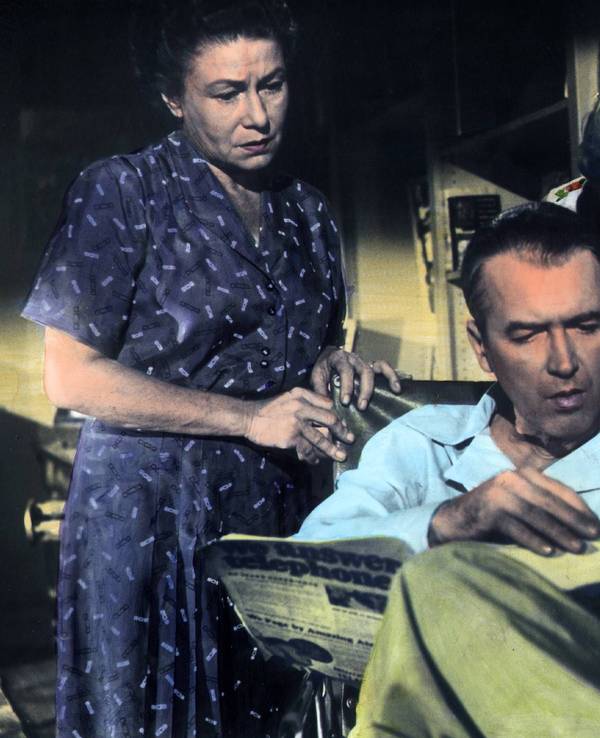 Thelma Ritter, James Stewart und Grace Kelly in „Das Fenster zum Hof“.