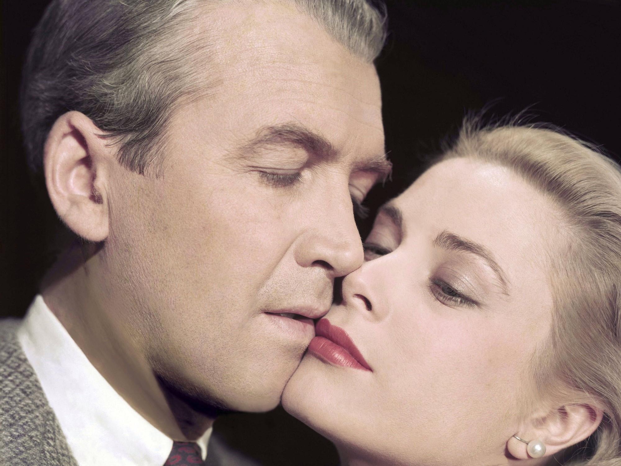 James Stewart liebt Grace Kelly im Hitchcock-Klassiker „Das Fenster zum Hof“.