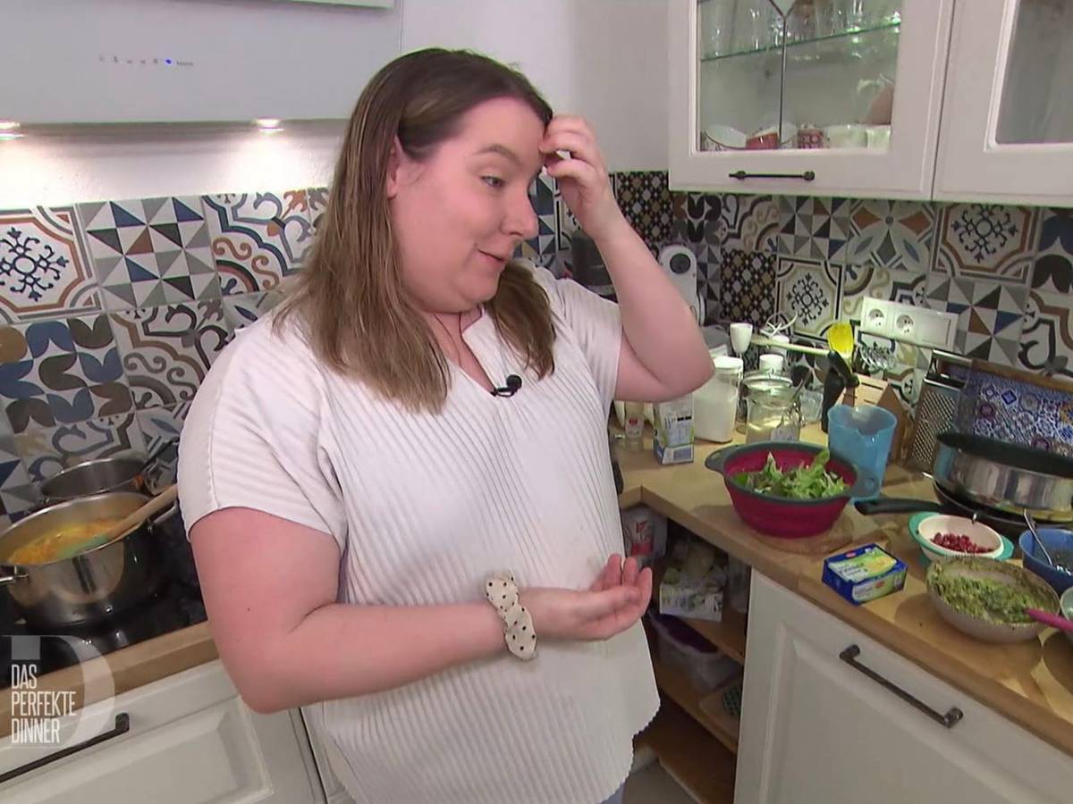 „Ich bin etwas tollpatschig“, sagt Kandidatin Michelle (29) über sich selbst. (Bild: RTL)