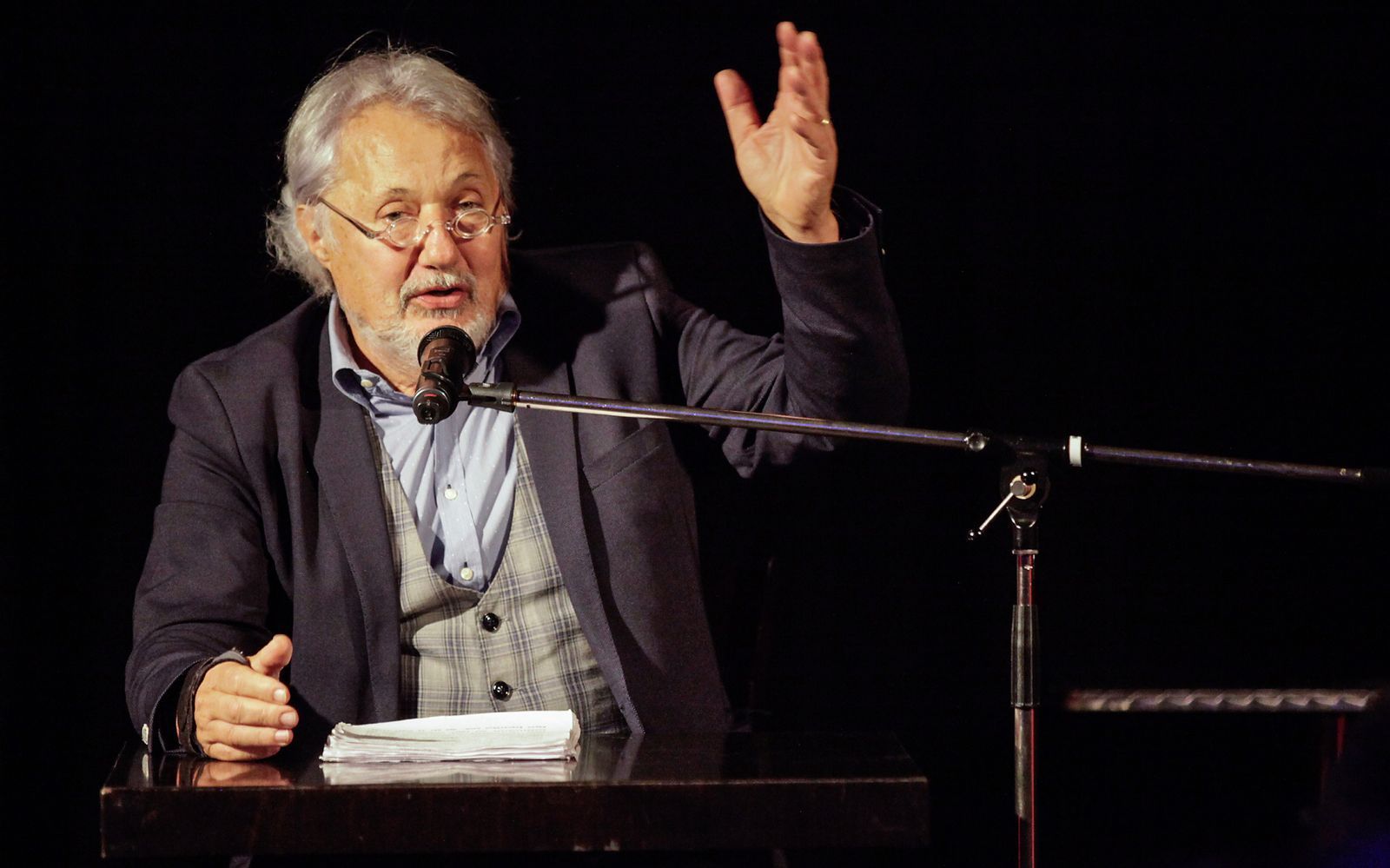 Der Kabarettist Konrad Beikircher ist gestorben. (Bild: Michael Dahlke / Imago / Funke Foto Services)