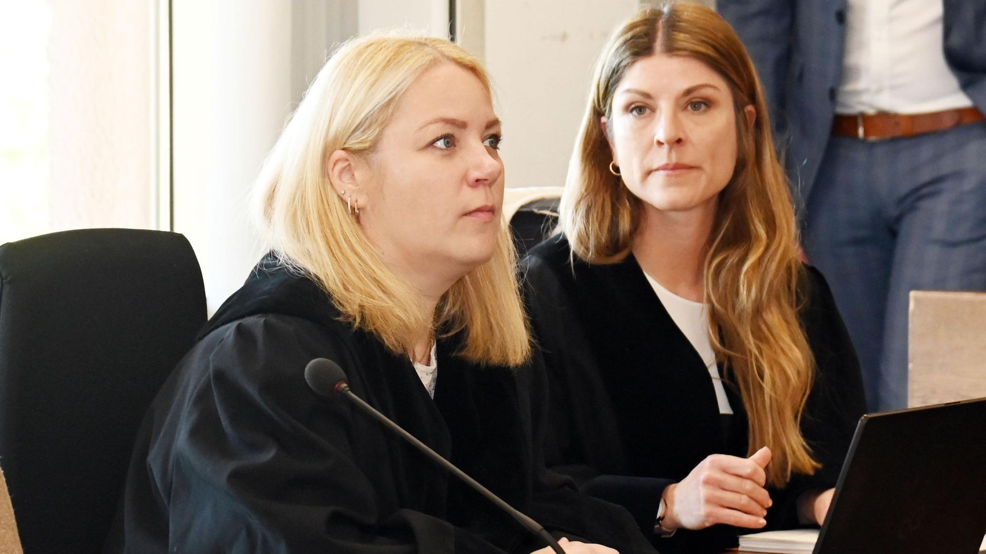 Staatsanwältin Charlotte de Brito (r., daneben ihre Kollegin Sabrina Heimers) vetritt in beiden Rockerverfahren die Anklagebehörde.