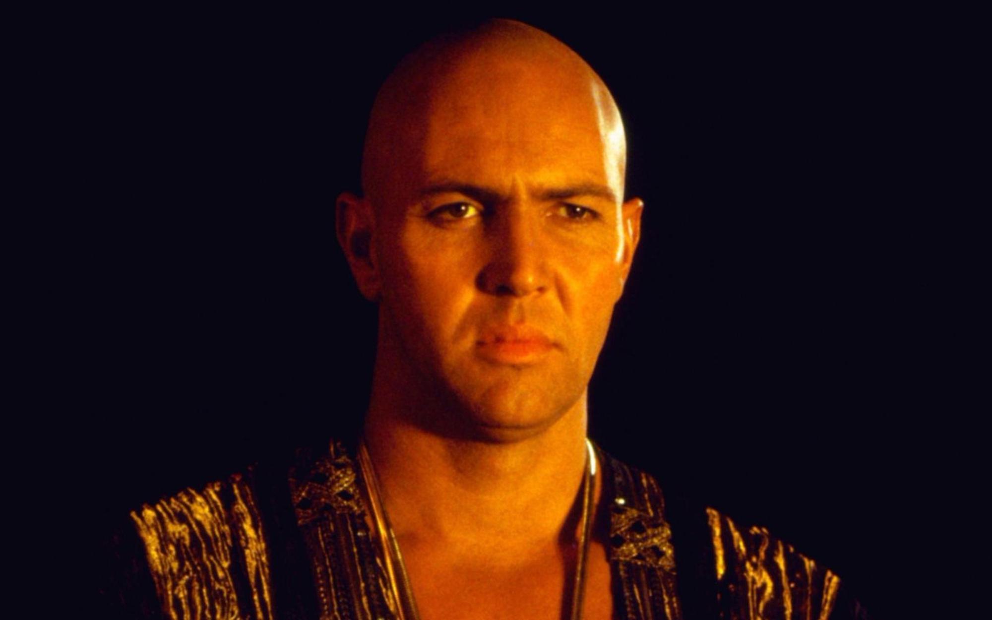 Imhotep (Arnold Vosloo) will seine Geliebte Anck-Su-Namum ins Leben zurückrufen, doch dafür müsste Ricks Frau Evie ihr Leben lassen. (Bild: 1999 Universal Pictures - All Rights Reserved)