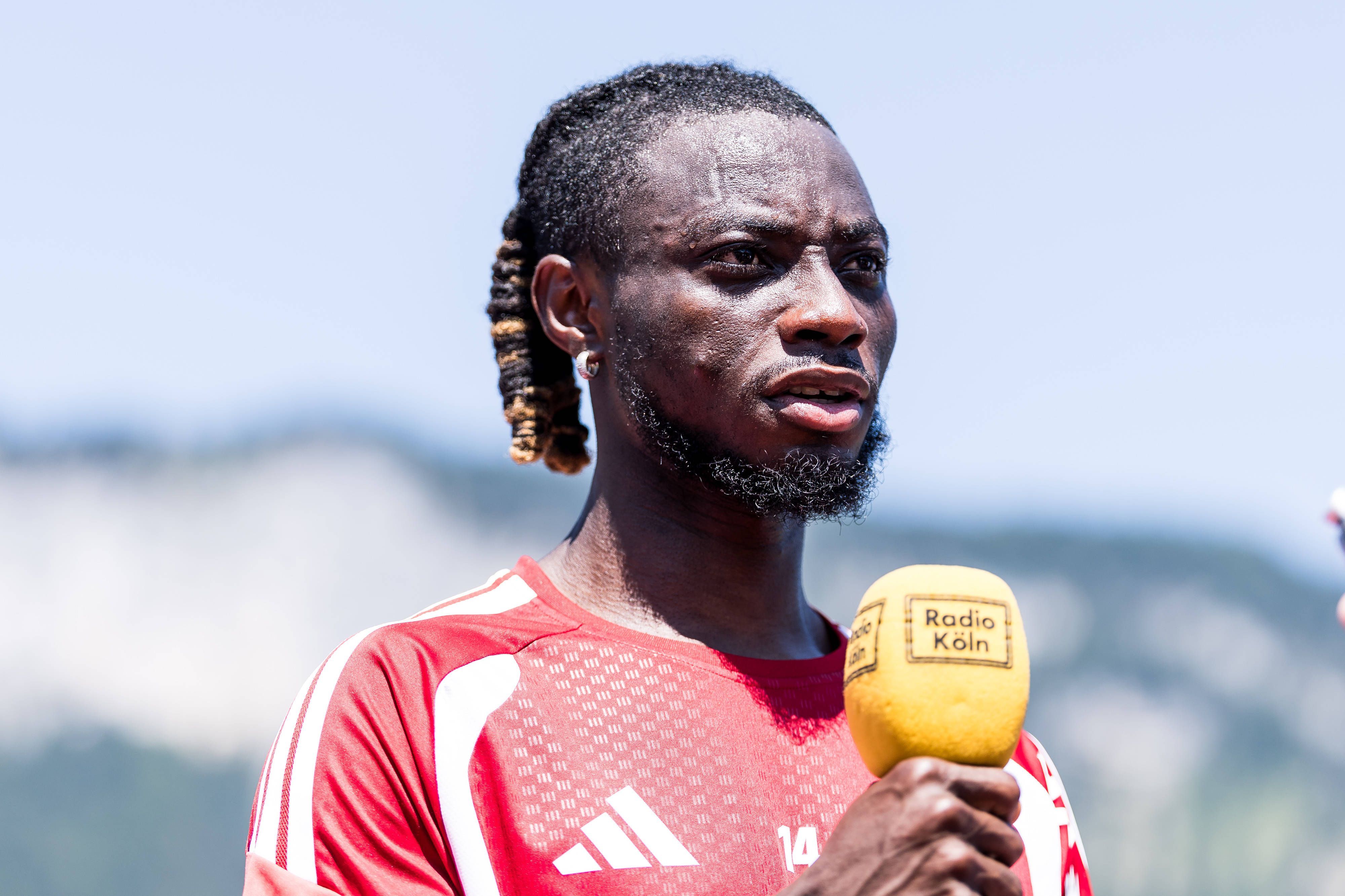Interview mit Gideon Mensah nach dem Training beim 1. FC Köln.