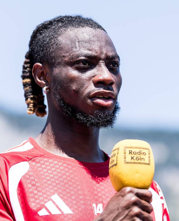 Interview mit Gideon Mensah nach dem Training beim 1. FC Köln.