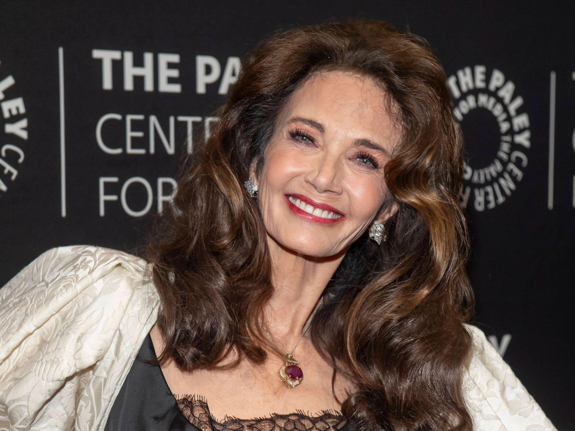 Lynda Carter bei einem Auftritt im Mai 2025.
