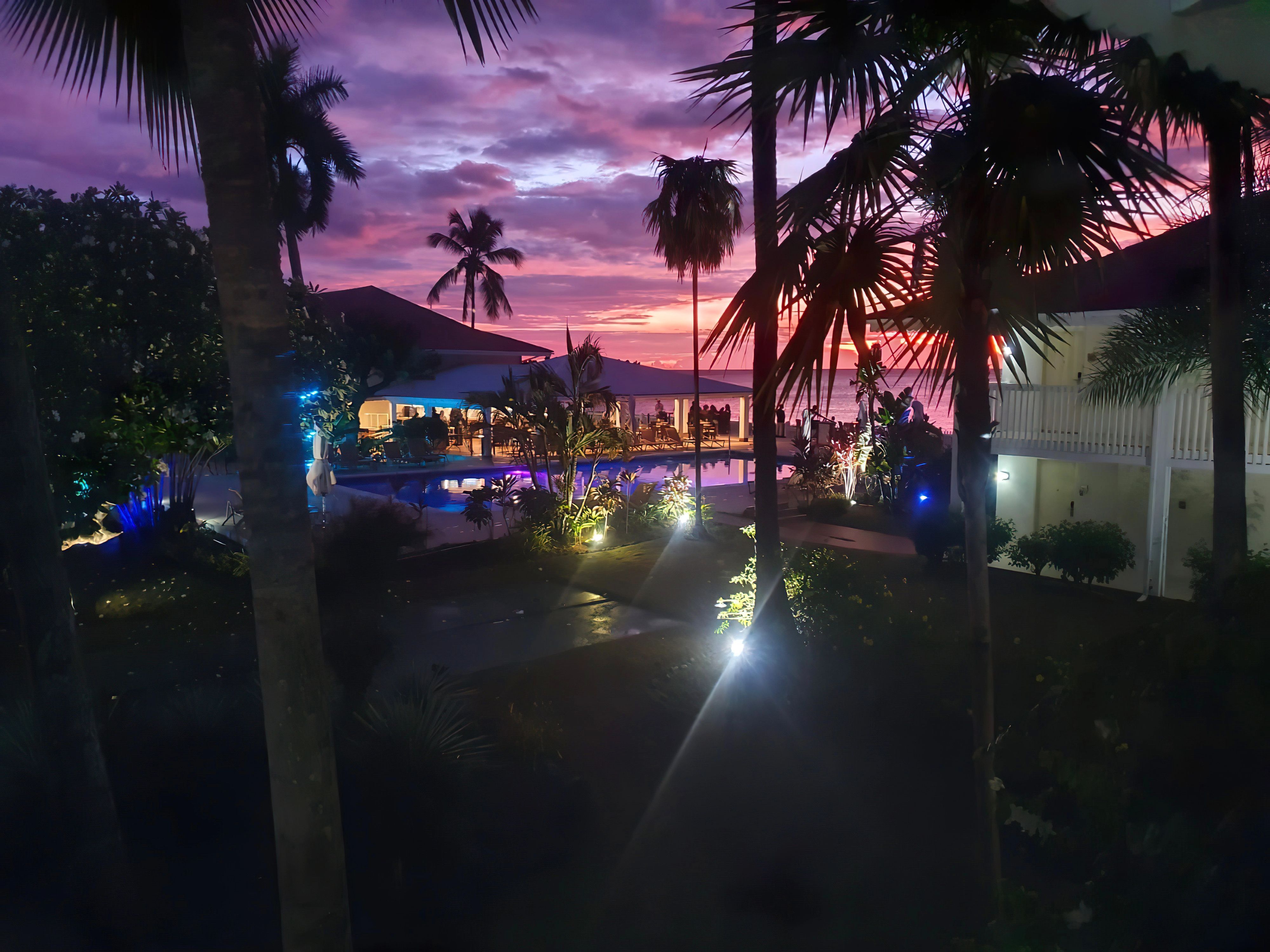 Beeindruckender Blick auf ein Ferienresort auf der Karibikinsel Grenada.